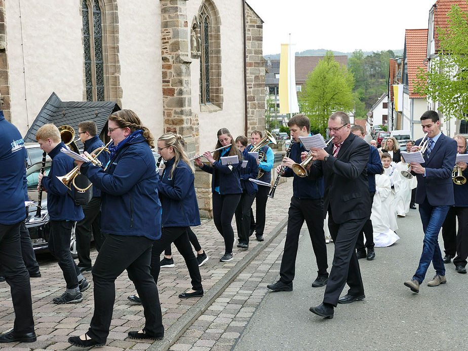 Feier der 1. Heiligen Kommunion in Sankt Crescentius (Foto: Karl-Franz Thiede)